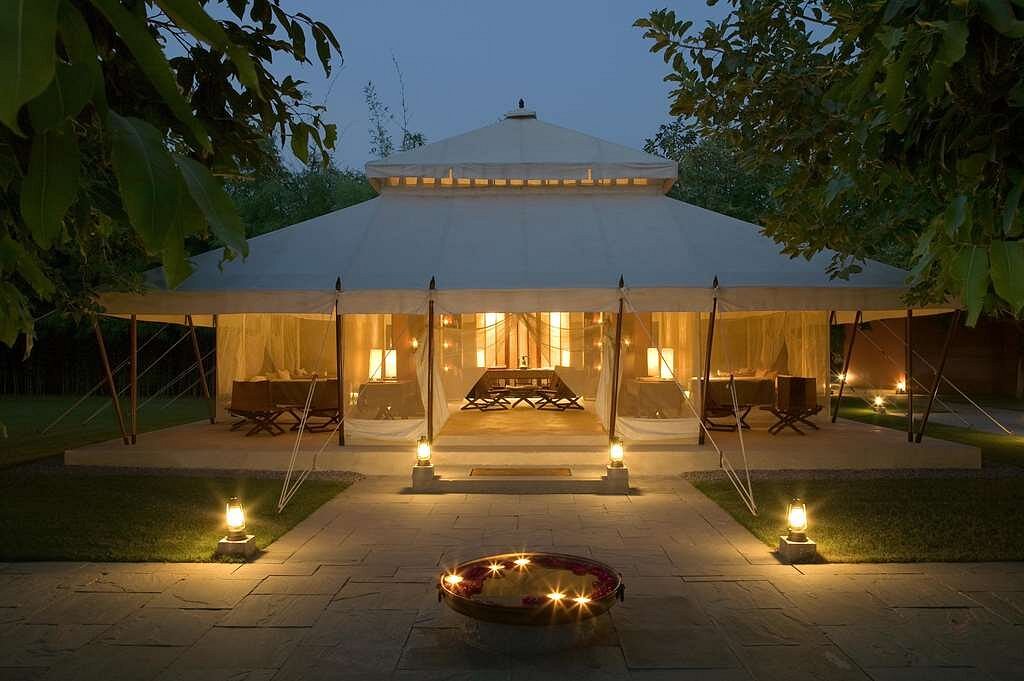 Aman-i-Khás Restaurant