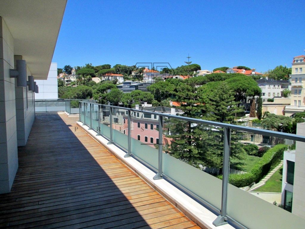 Apartamento T3 Duplex - Estoril-12