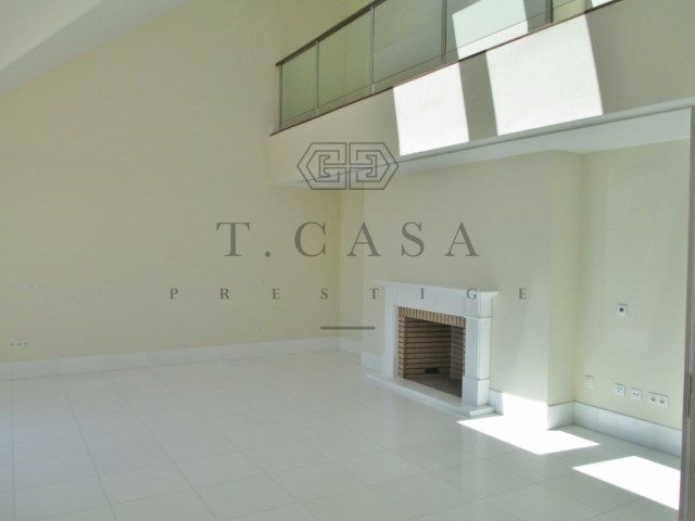 Apartamento T3 Duplex - Estoril-5