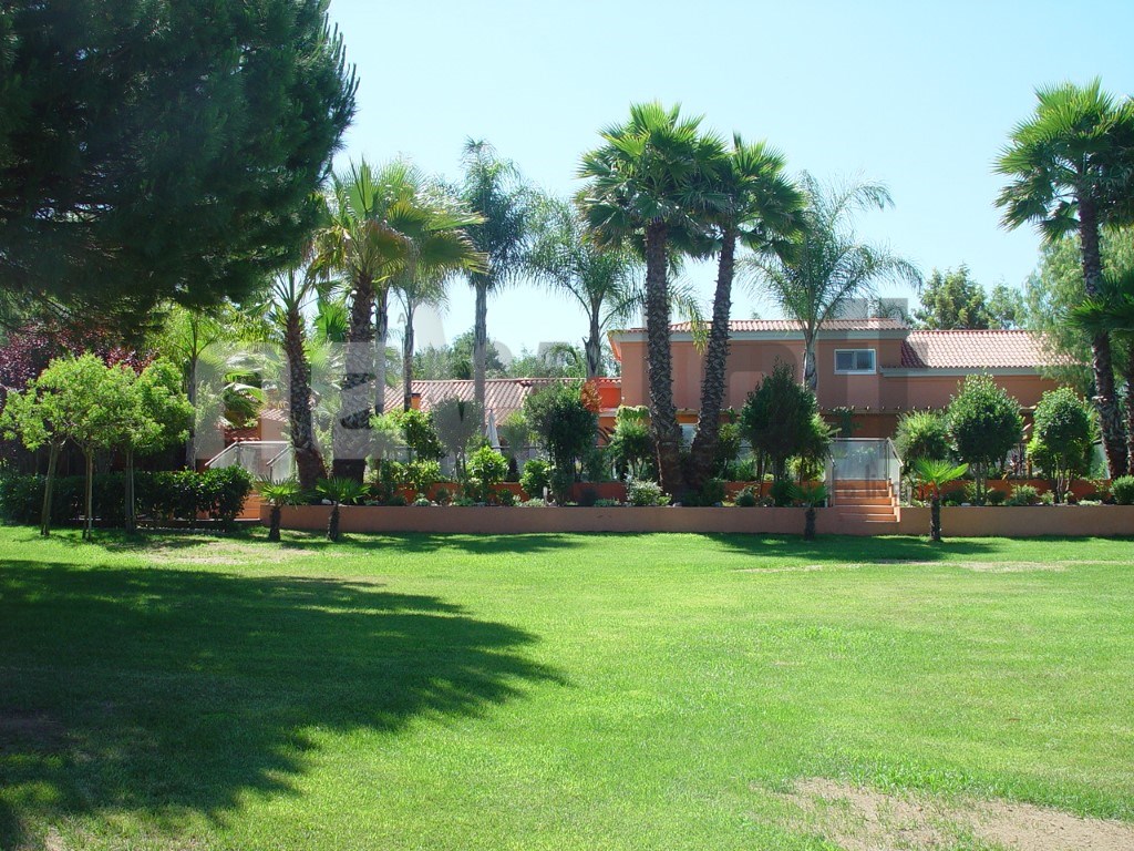 Moradia T8 - São Estevão-3