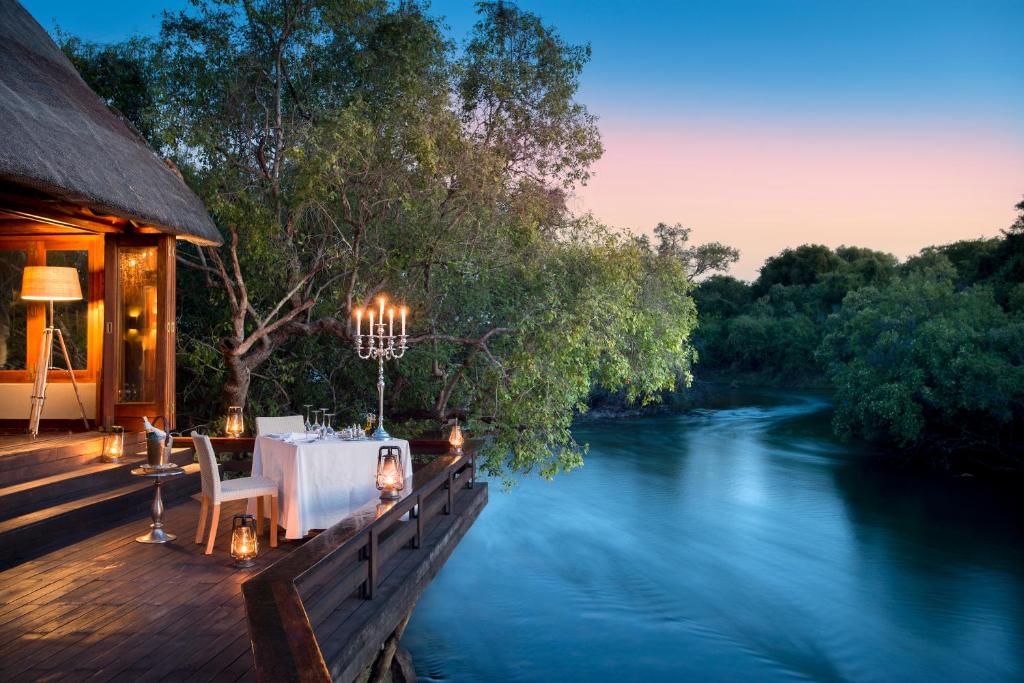 River Lodge Restaurant