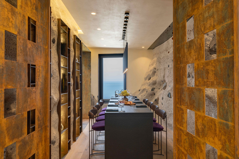 Santo Mine Oia Suites