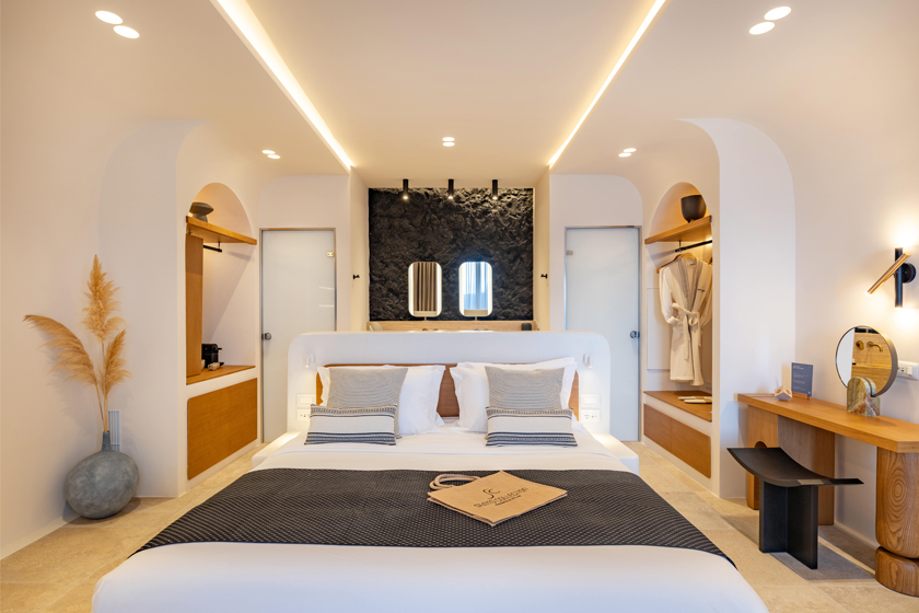 Santo Mine Oia Suites