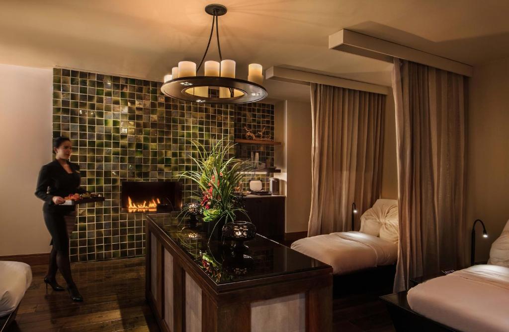 The Peninsula Chicago Spa