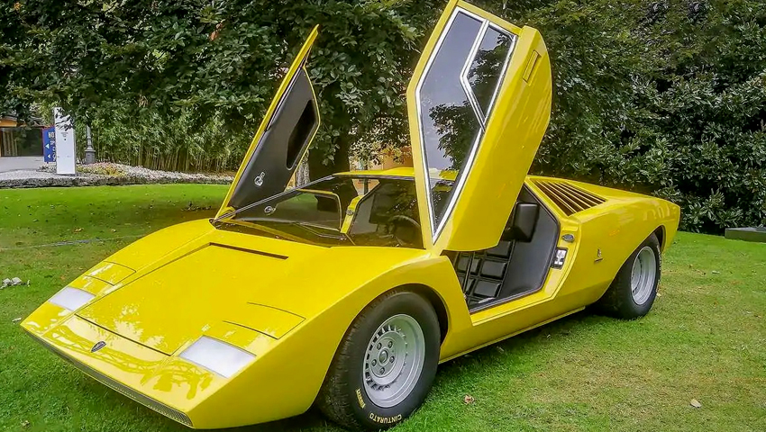 Lamborghini Countach reconstruído em 25.000 horas